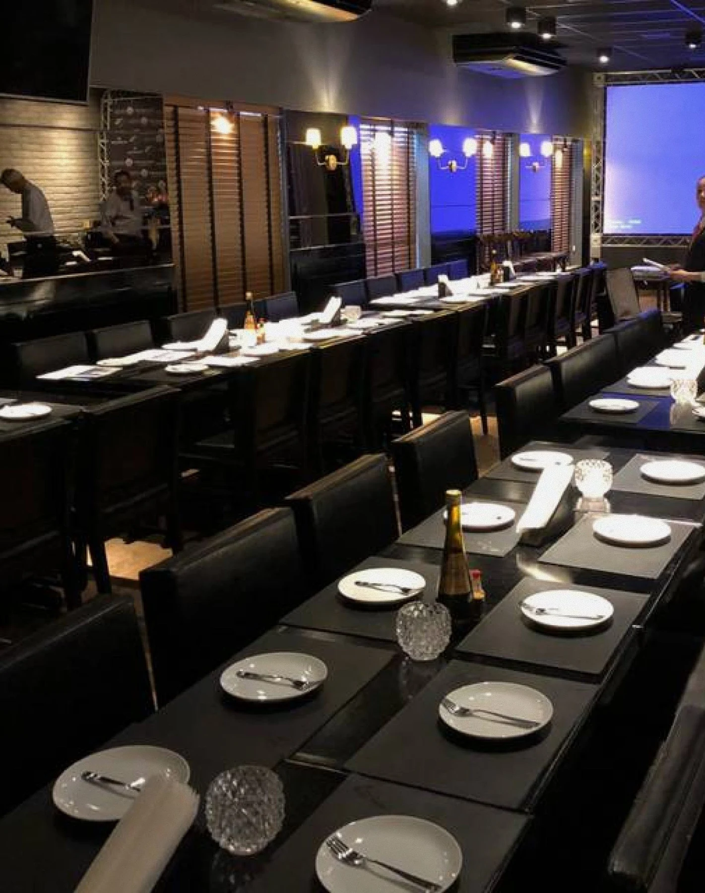 Espaço preparado para encontros no Coco Bambu Cuiabá